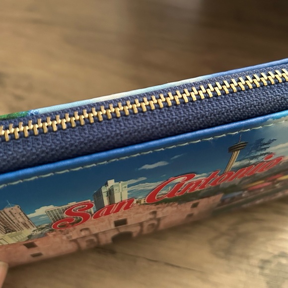 2/$30 NWT San Antonio Souvenir Wallet San Antonio Souvenir Wallet Wristlet - Picture 9 of 11